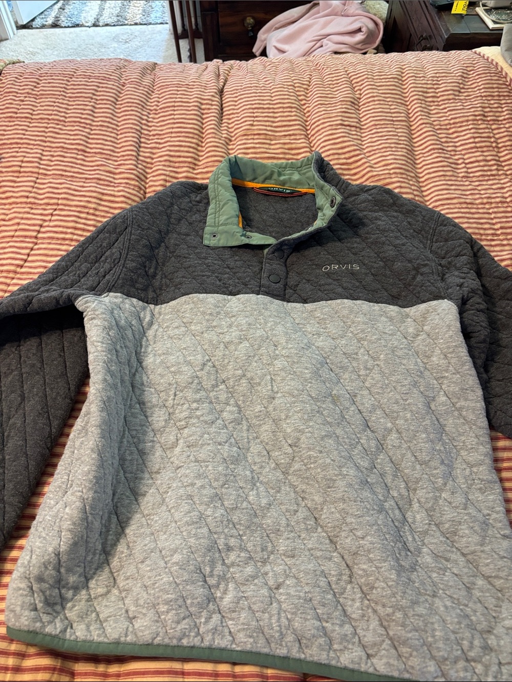 Orvis Quilted Half-Snap Pullover in Dark Gray and Light Gray with Green Trim